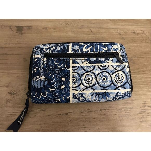 Vera Bradley Iconic RFID Turnlock Wallet, Signature Cotton Island Tile Blue - Re - Picture 2 of 8